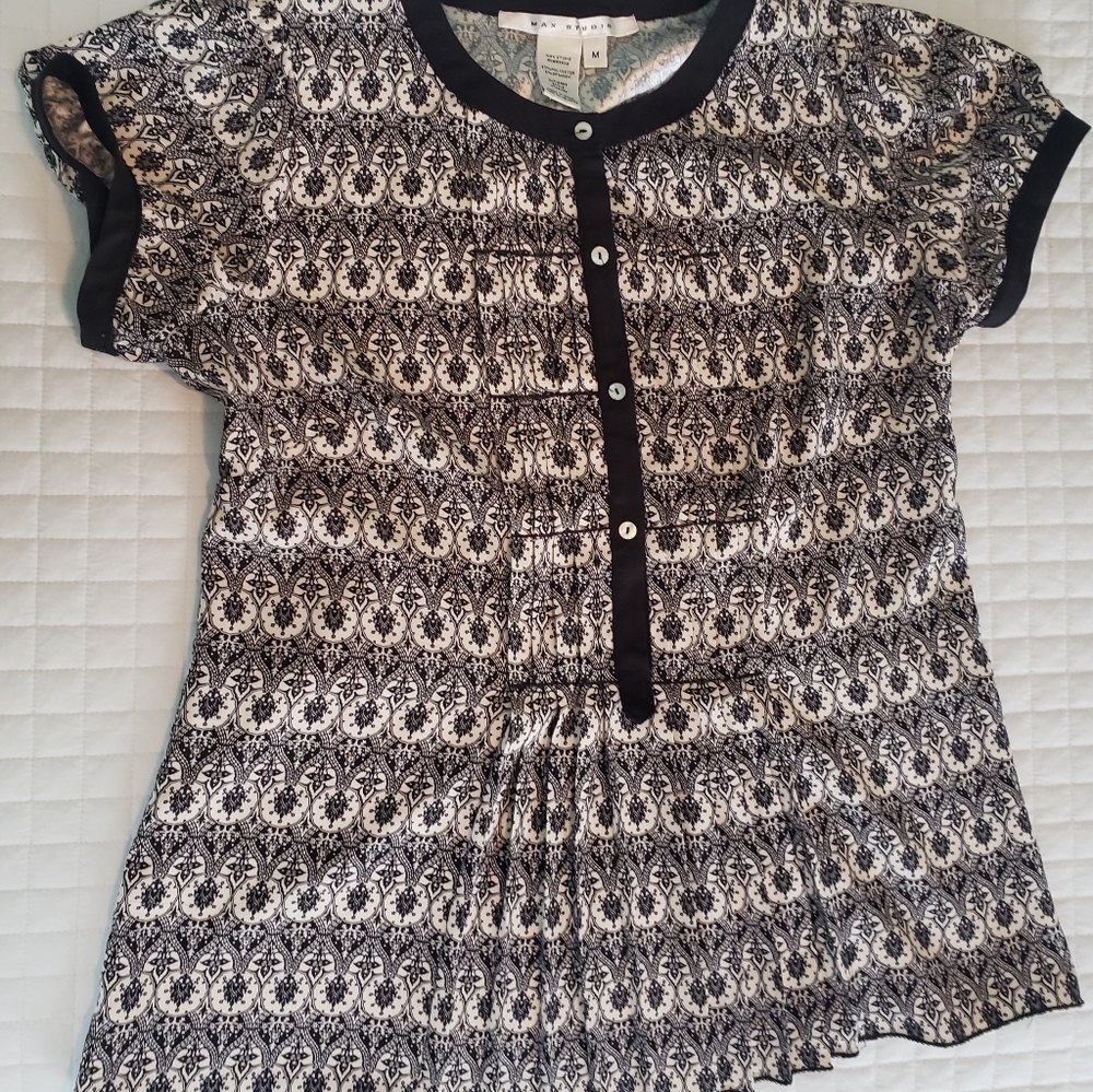 Max studio short sleeve top